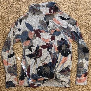 Floral Light Sweater sz Small